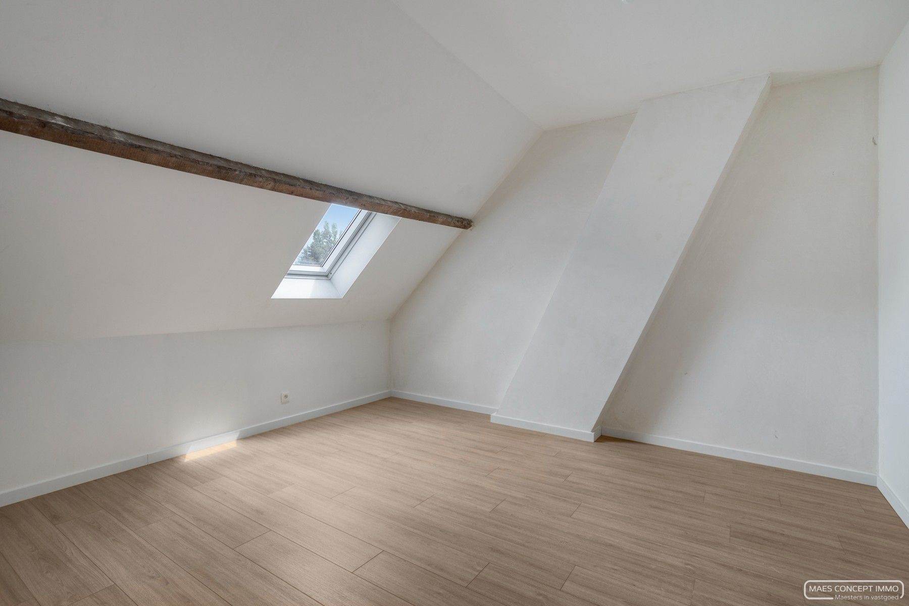 Gerenoveerde woning te koop te Vichte met uitweg foto 10