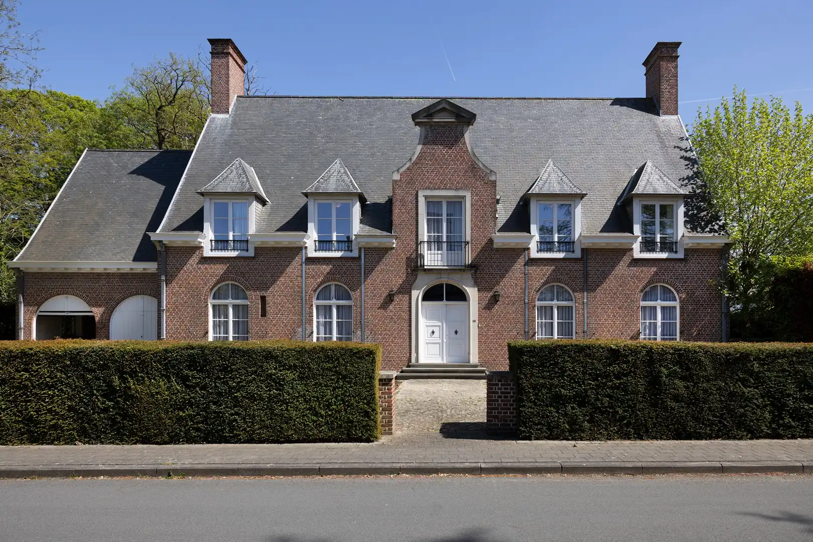 Hoofdfoto van de publicatie: Ontdek deze residentieel gelegen, klassevolle eigendom.