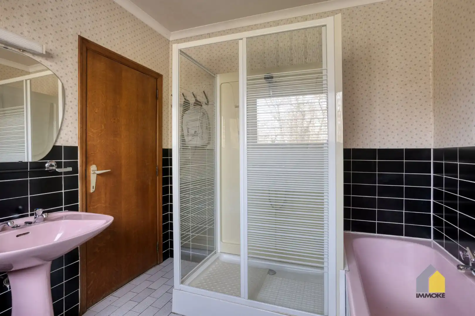 Te renoveren, statige woning op mooi perceel van 23 a 90 ca. foto 12