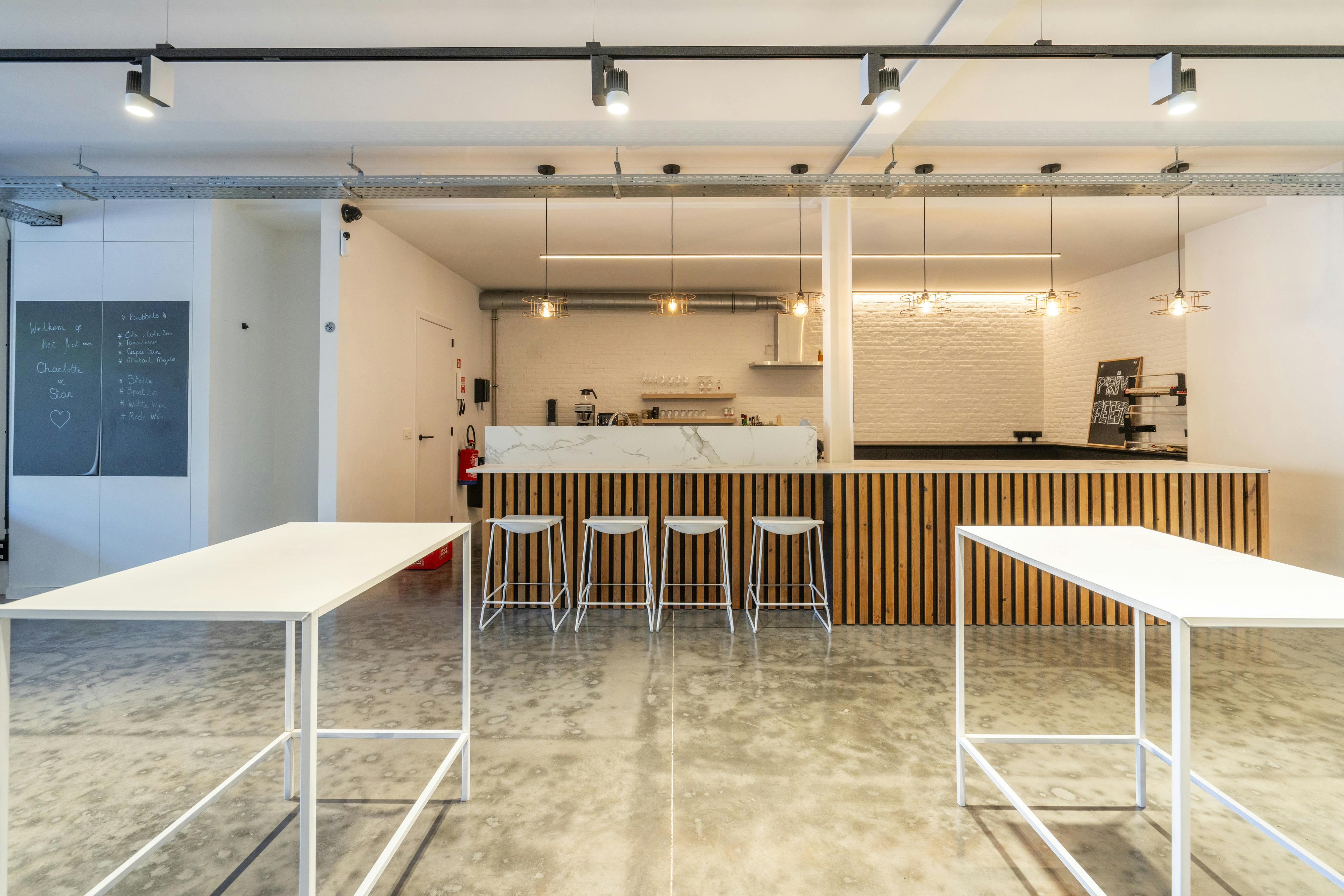 Prachtig gerenoveerde herenwoning te koop met uitweg  foto 21