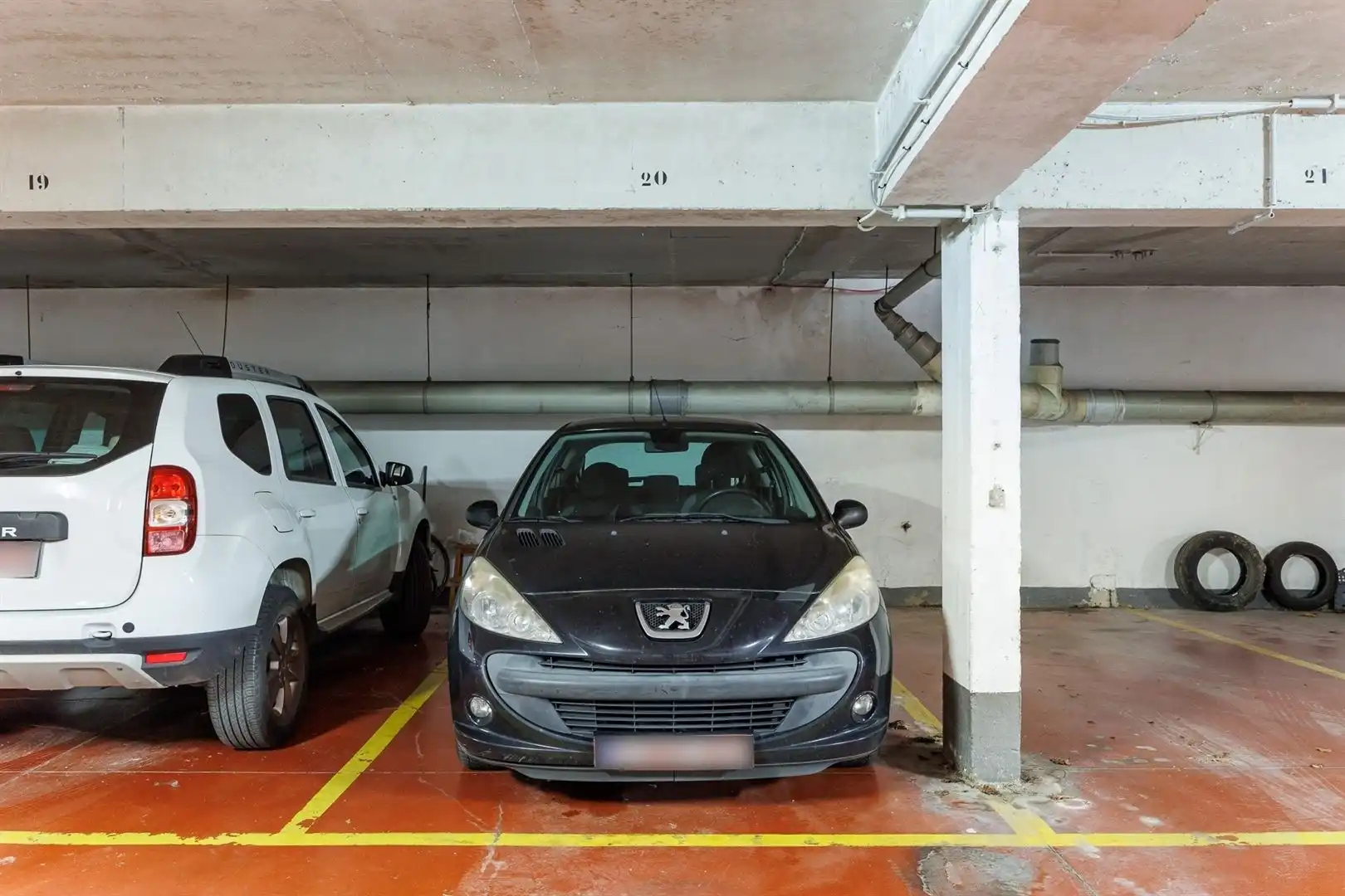 Lichtrijk appartement met panoramisch uitzicht, groot terras en parking foto 26