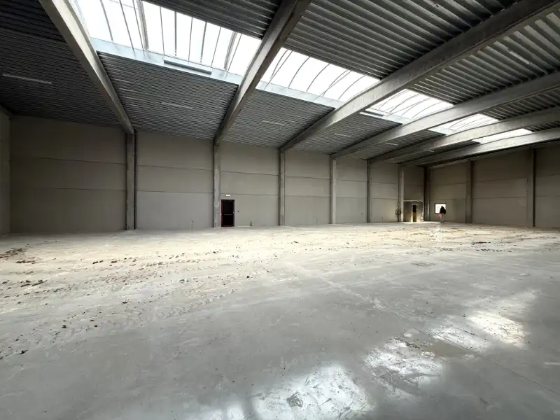 Nieuwbouw KMO-unit 715 m² op topligging in Evergem foto 5