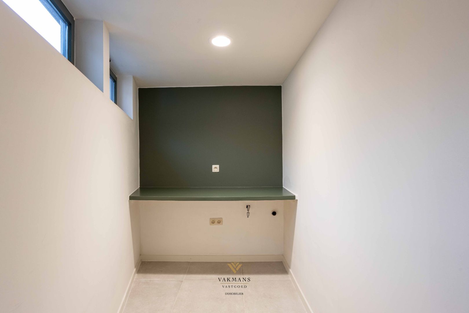 Prachtige gerenoveerde woning met 3 slaapkamers en tuin foto 25