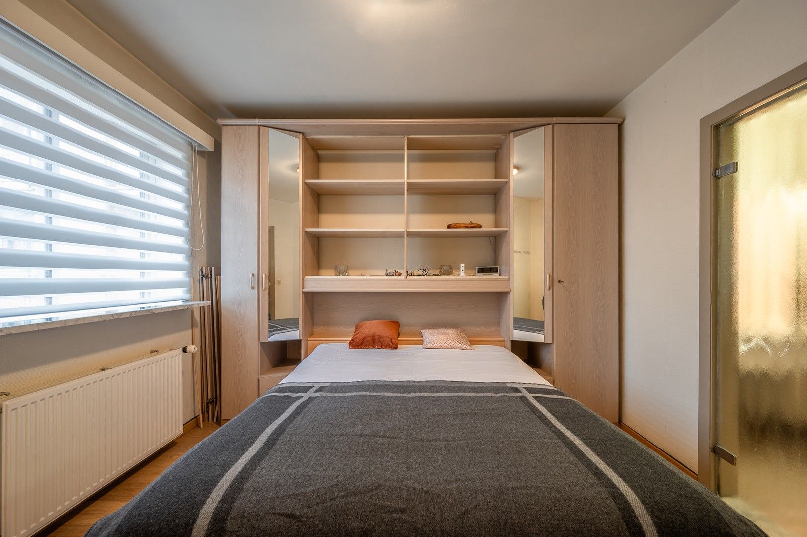 Appartement met zijdelings zeezicht gelegen vlakbij de winkels in de Kustlaan en de Zeedijk. foto 12