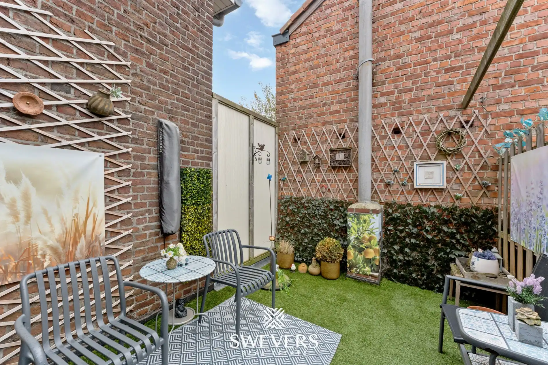 Instapklare, charmante rijwoning met terras in het groene Jesseren   foto 25