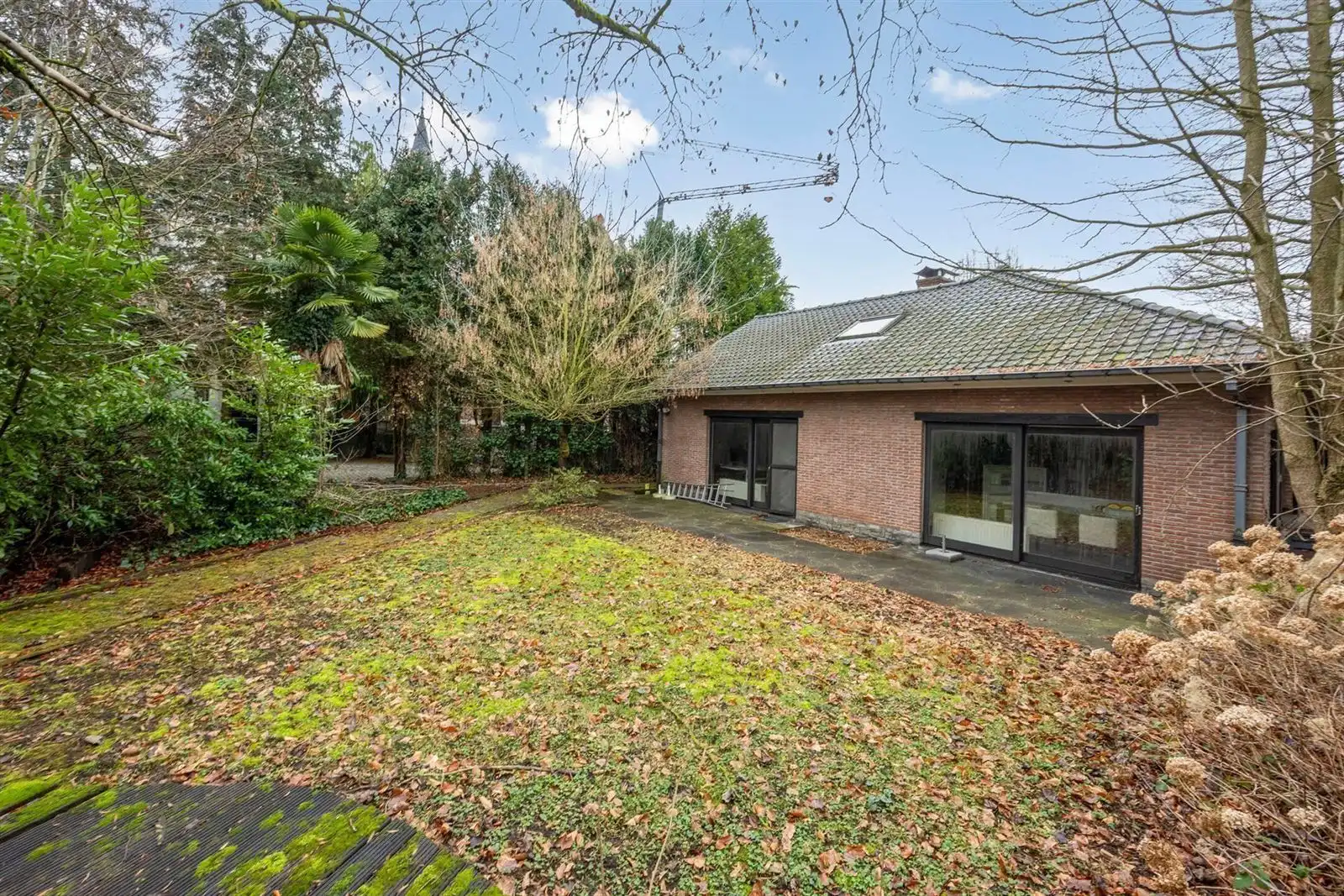 Villa op te frissen in hartje Pajottegem foto 24