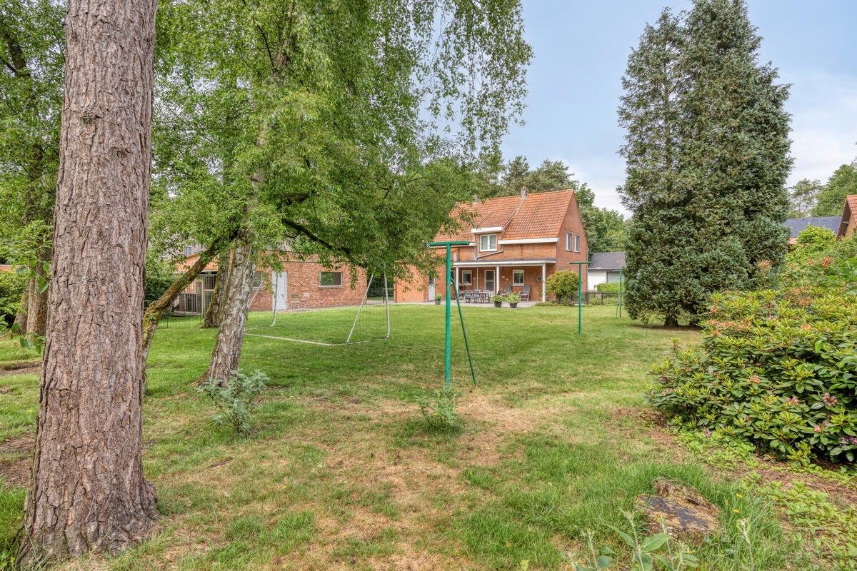 Rustig gelegen woning met oa 4 slpks op een mooi breed perceel van 21 are. foto 28