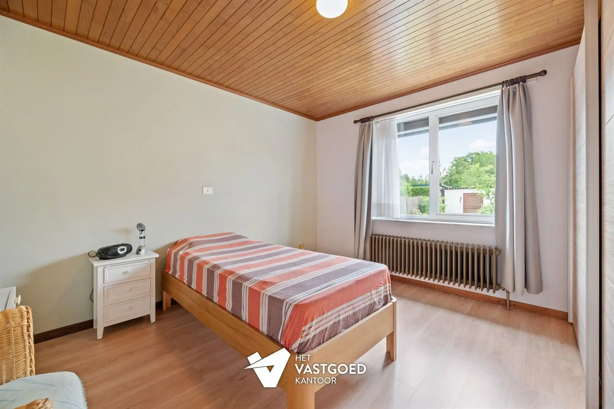 INSTAPKLARE, GELIIJKVLOERSE WONING OP TOP-LIGGING TEGEN NATUURGEBIED IN DOODLOPENDE STRAAT foto 11