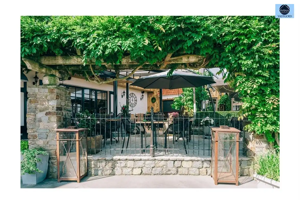 ZEER GOED GELEGEN, GOED DRAAIENDE HORECAZAAK TE VOORDE foto 3