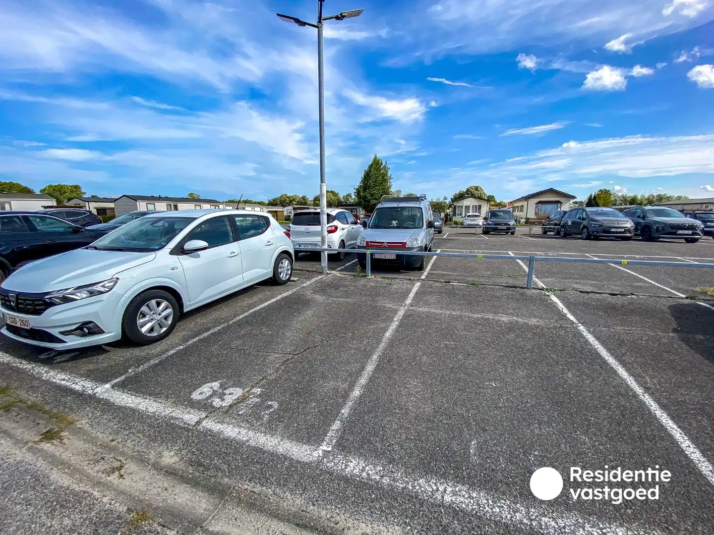 Goed verzorgde stacaravan op 900m van zee in Domein Polderpark te Nieuwpoort, op een stuk privé grond van 128m².  foto 17
