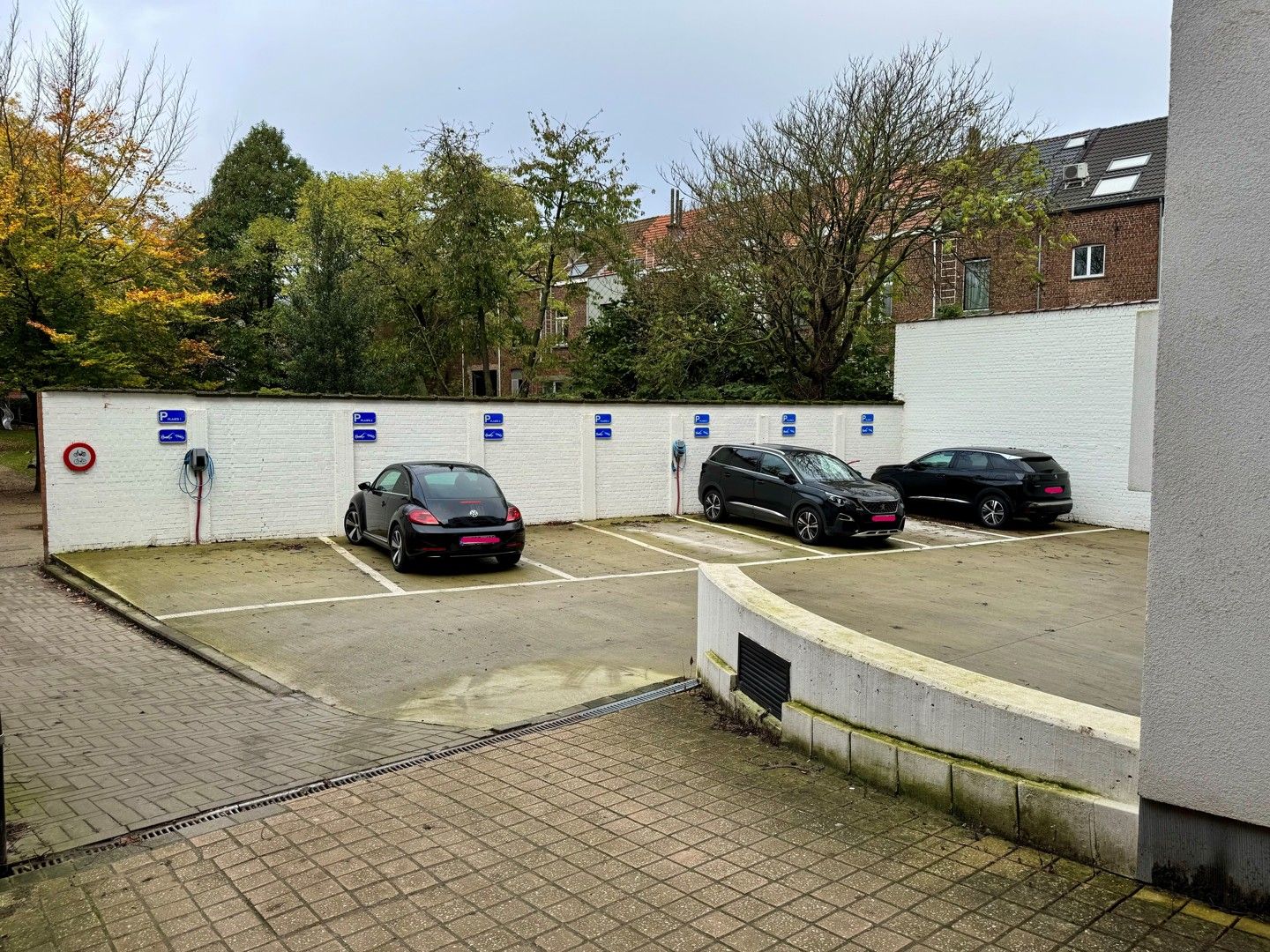 Gemakkelijk te bereiken parking binnen de stadsring foto 2