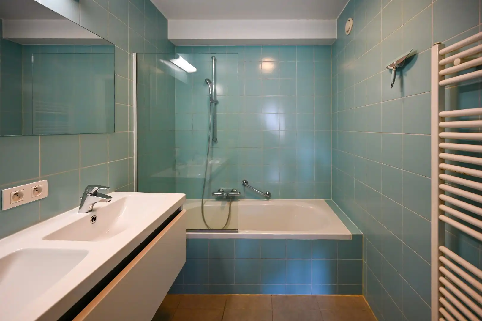 Instapklaar éénslaapkamerappartement vlak bij zee foto 13