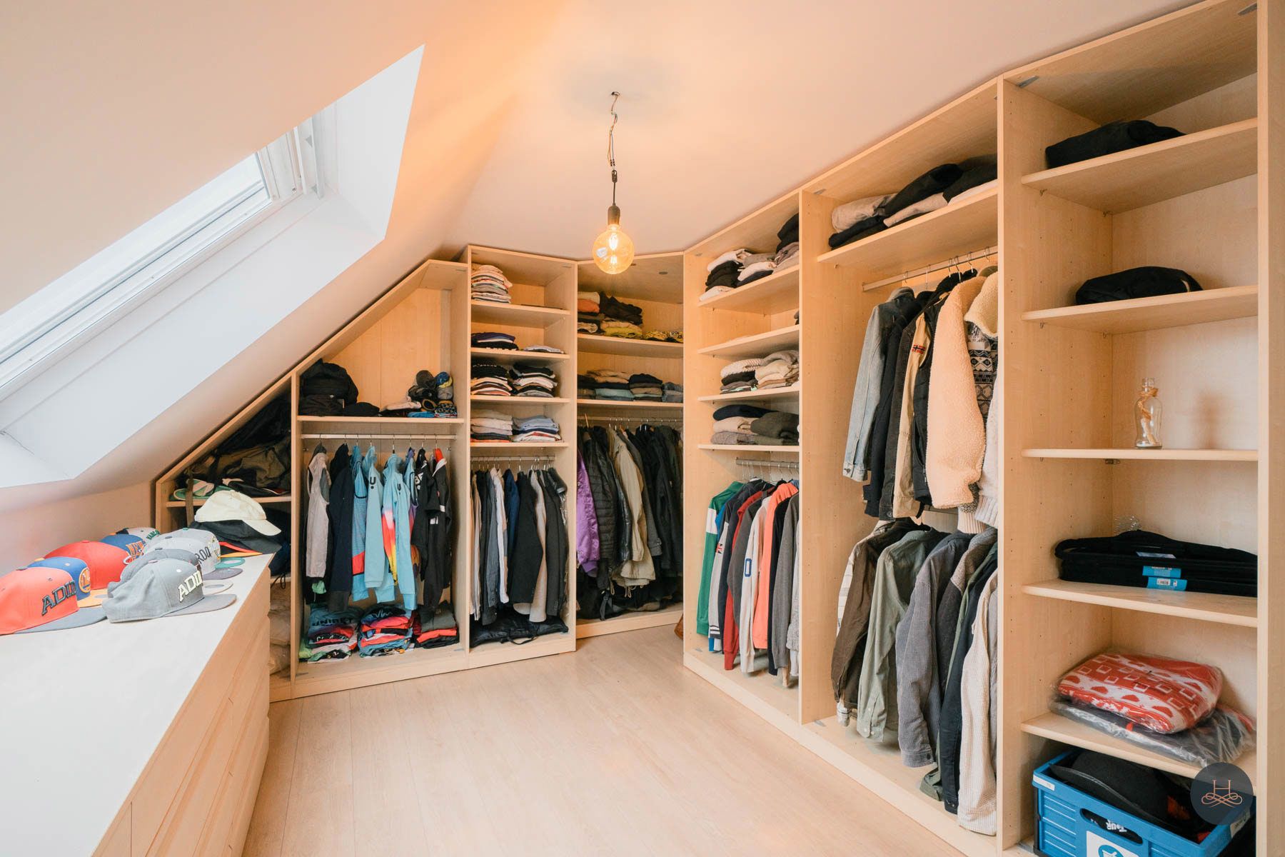 Gerenoveerde duplex met enorm terras en autostaanplaats foto 15