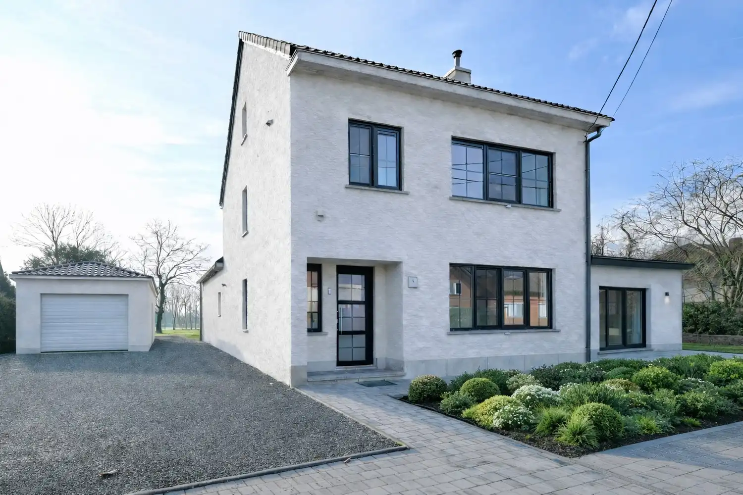 Prachtig gerenoveerde villa woning, gelegen in een rustige straat met bijgebouw 500m² foto {{pictureIndex}}