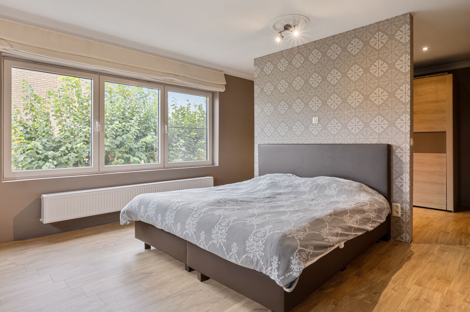 INSTAPKLARE GEZELLIGE GEZINWONING 3SLPKS, TUIN EN GARAGE! foto 15