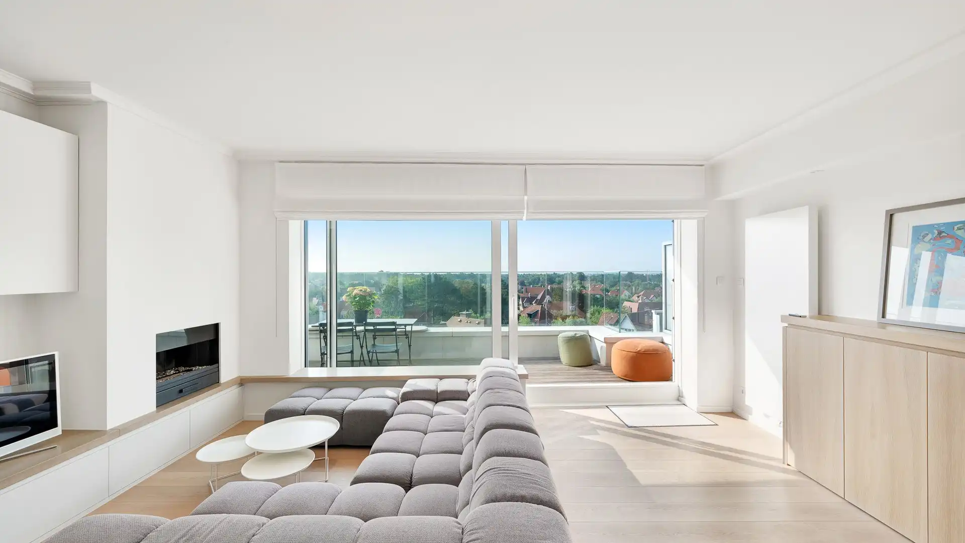 Ruim appartement 3 slaapkamers met zonnig terras te Zoute. foto 3