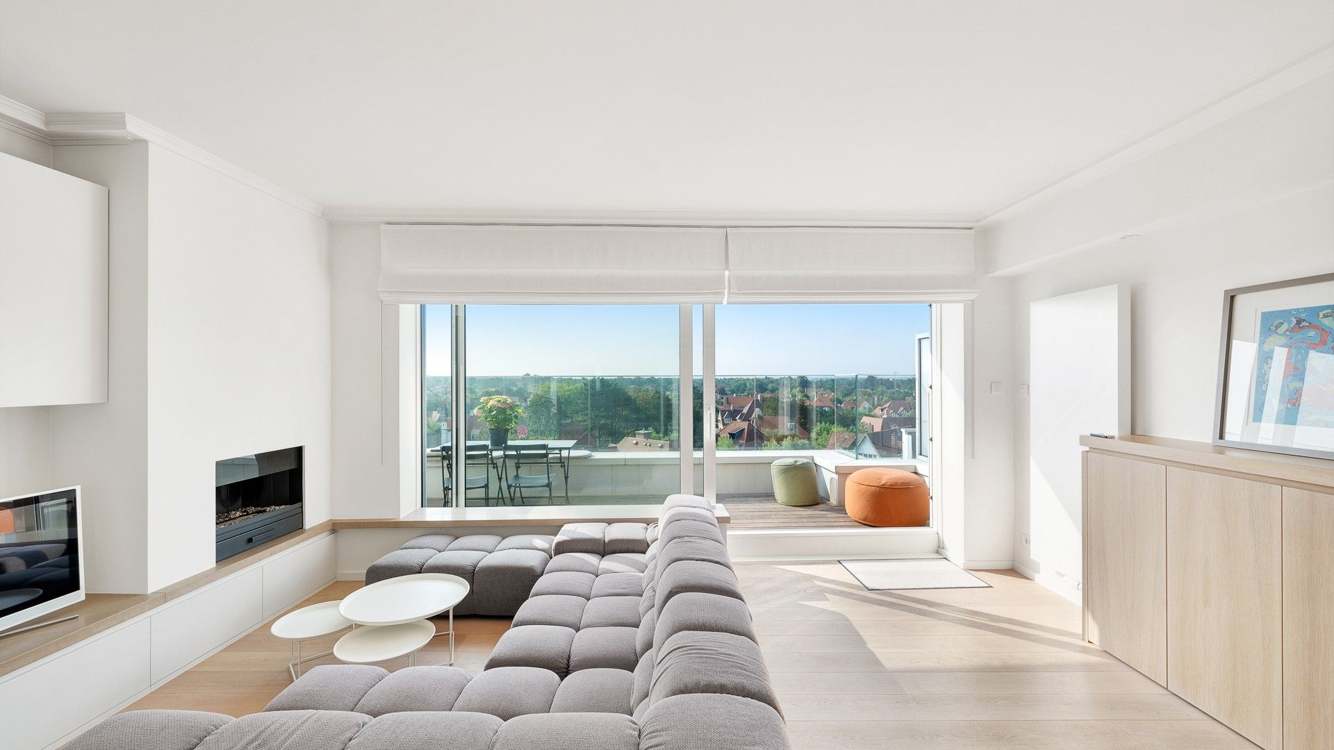 Ruim appartement 3 slaapkamers met zonnig terras te Zoute. foto 2