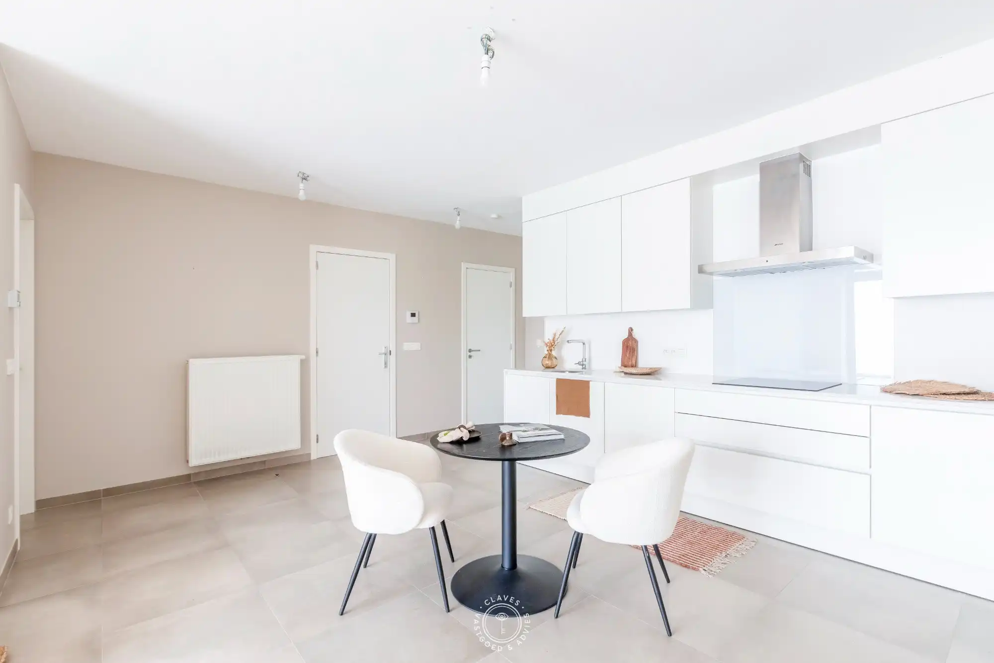 Instapklaar 2 slaapkamer appartement met groot terras foto 3