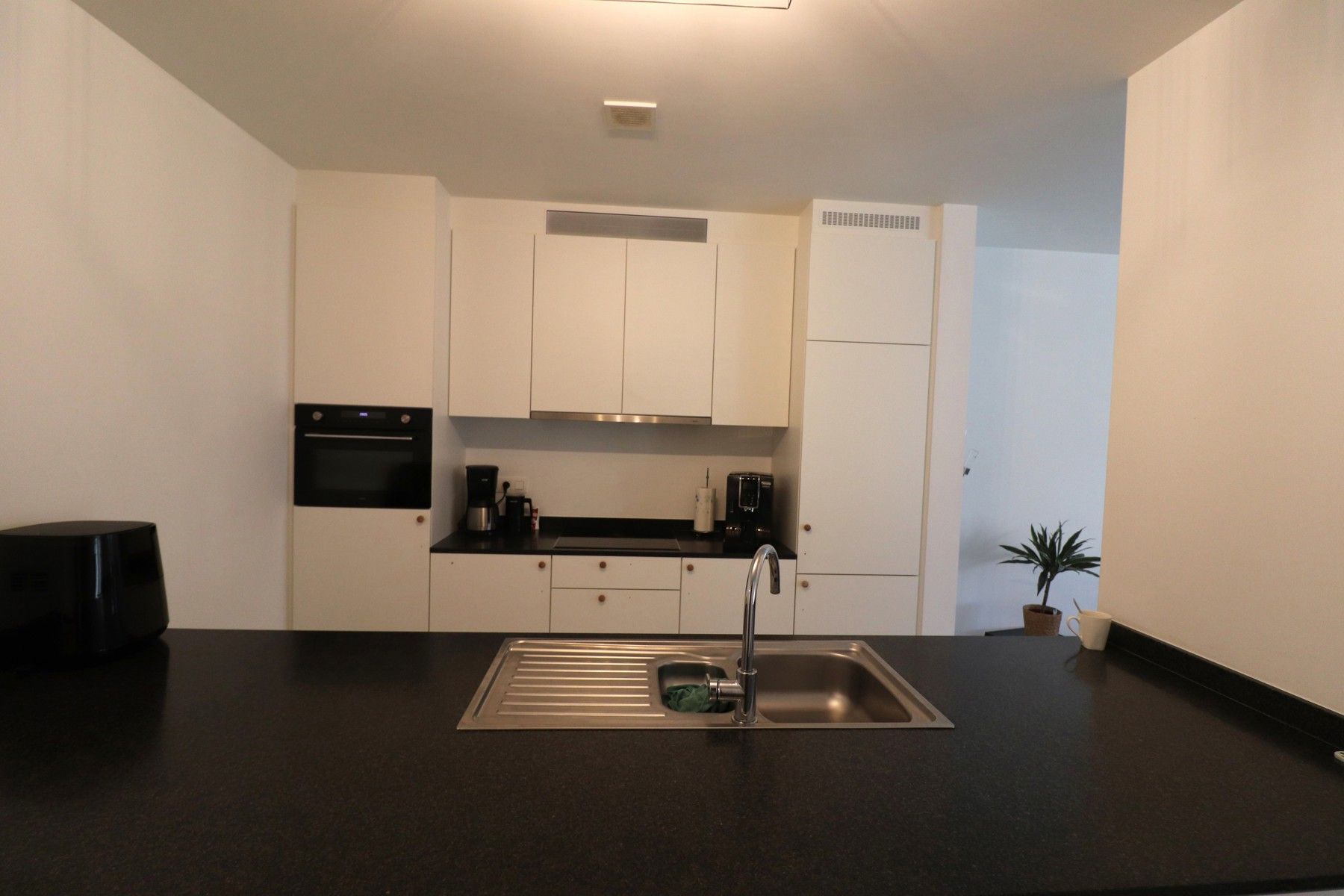 BEN-woning met 3 slaapkamers, terras met tuin, tuinberging en autostaanplaats. foto 6