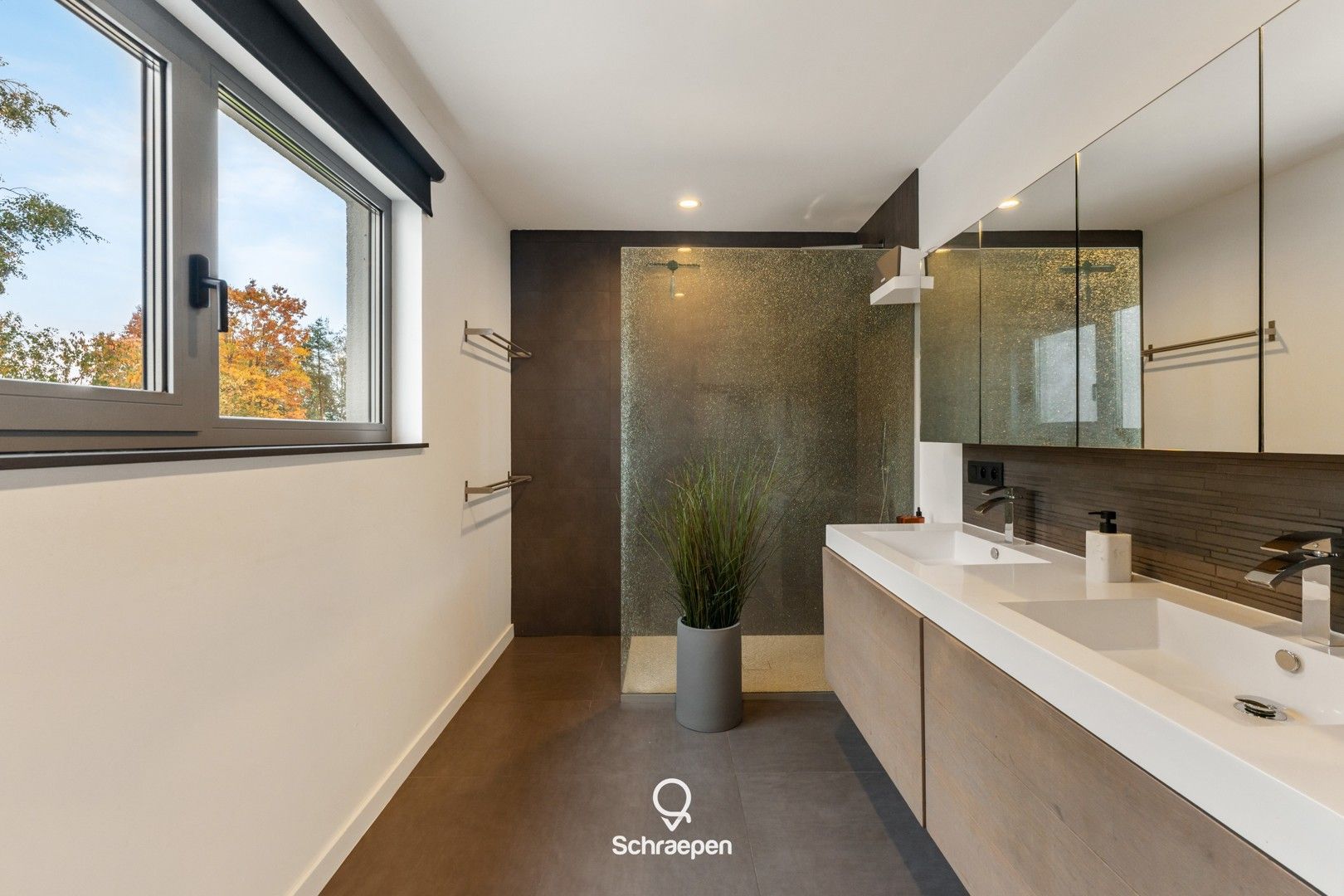 Hoogwaardig afgewerkte gezinswoning (232 m²) op zuidelijk georiënteerd perceel van circa 7 are! foto 22