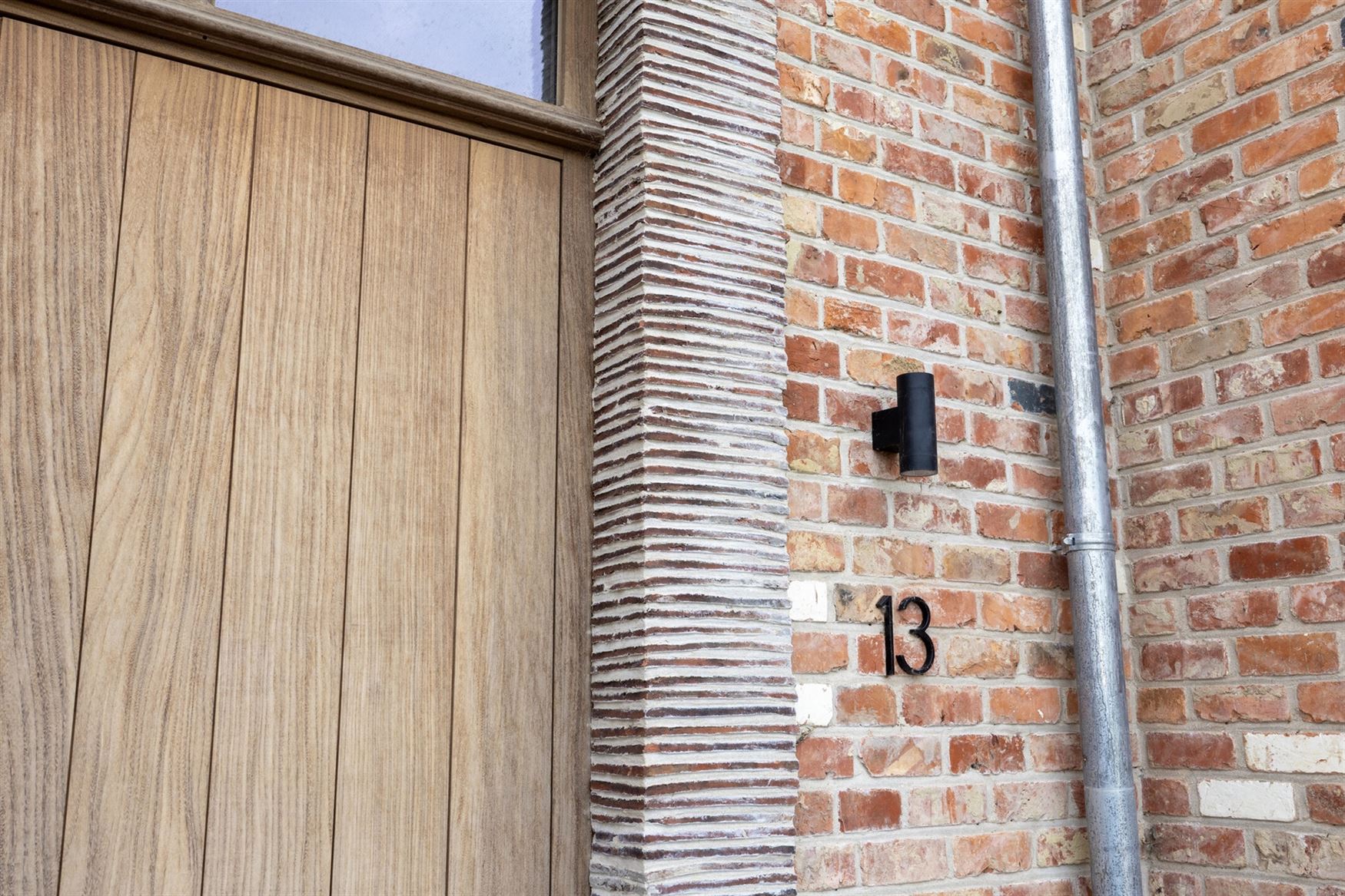 Uitzonderlijke nieuwbouwwoning in landelijke stijl foto 2