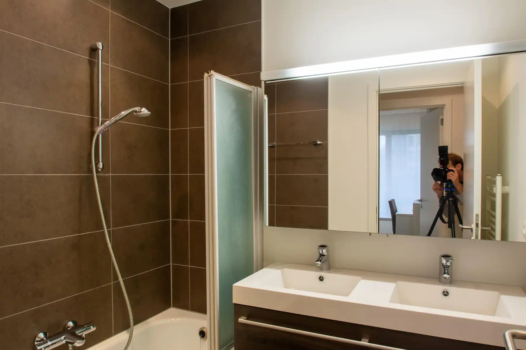 Mooi gemeubeld app. met 3 Kamers + grote tuin! (NAVO area) foto 14