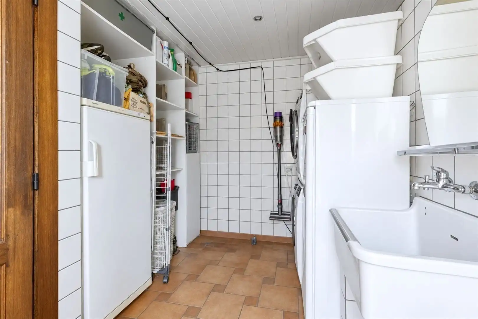 HOB met 3 slaapkamers, veel ruimte en licht, een dieplopende tuin en veel potentieel foto 12