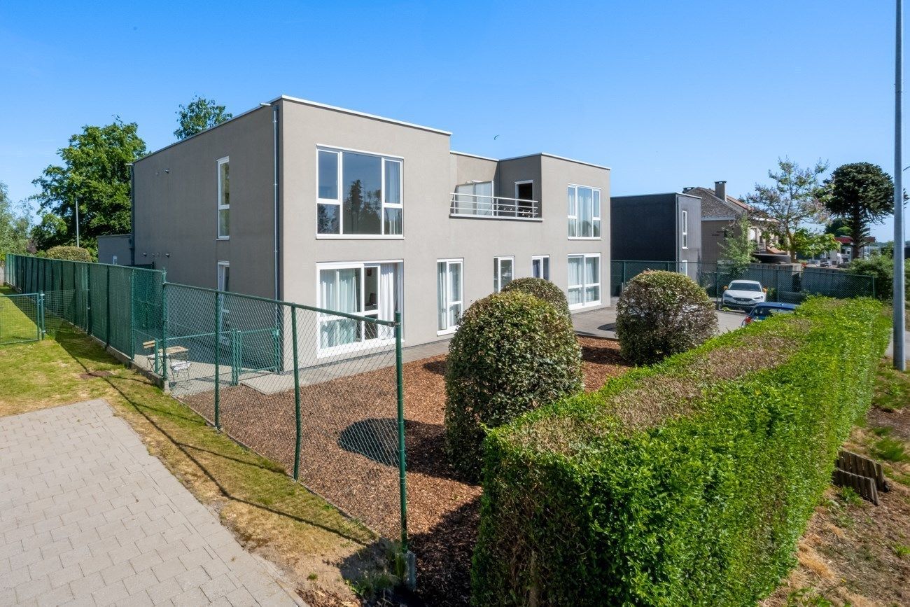 Mooi dak-appartement te Erpe-Mere foto {{pictureIndex}}