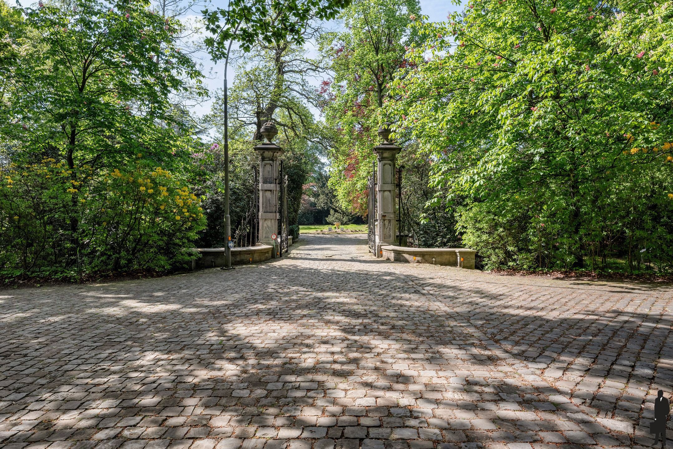 Uniek domein "Hof Van Lachenen" met 2 villa's te koop in Lier.  foto 42