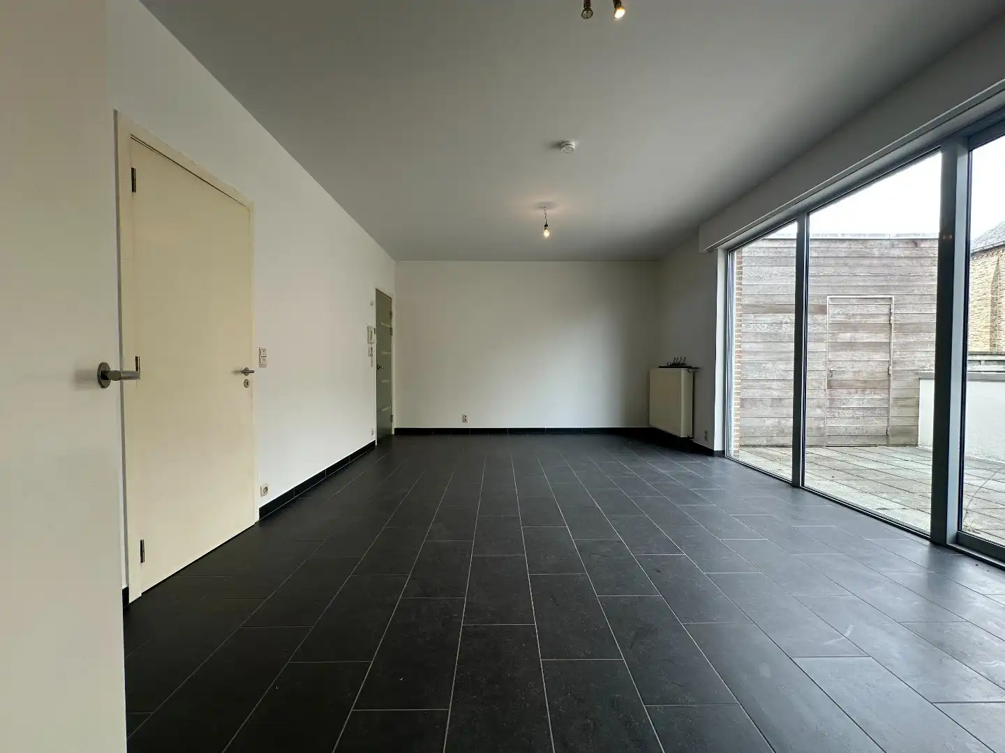 Instapklaar appartement met 1 slpk en ruim en zonnig terras, Torhout foto 8