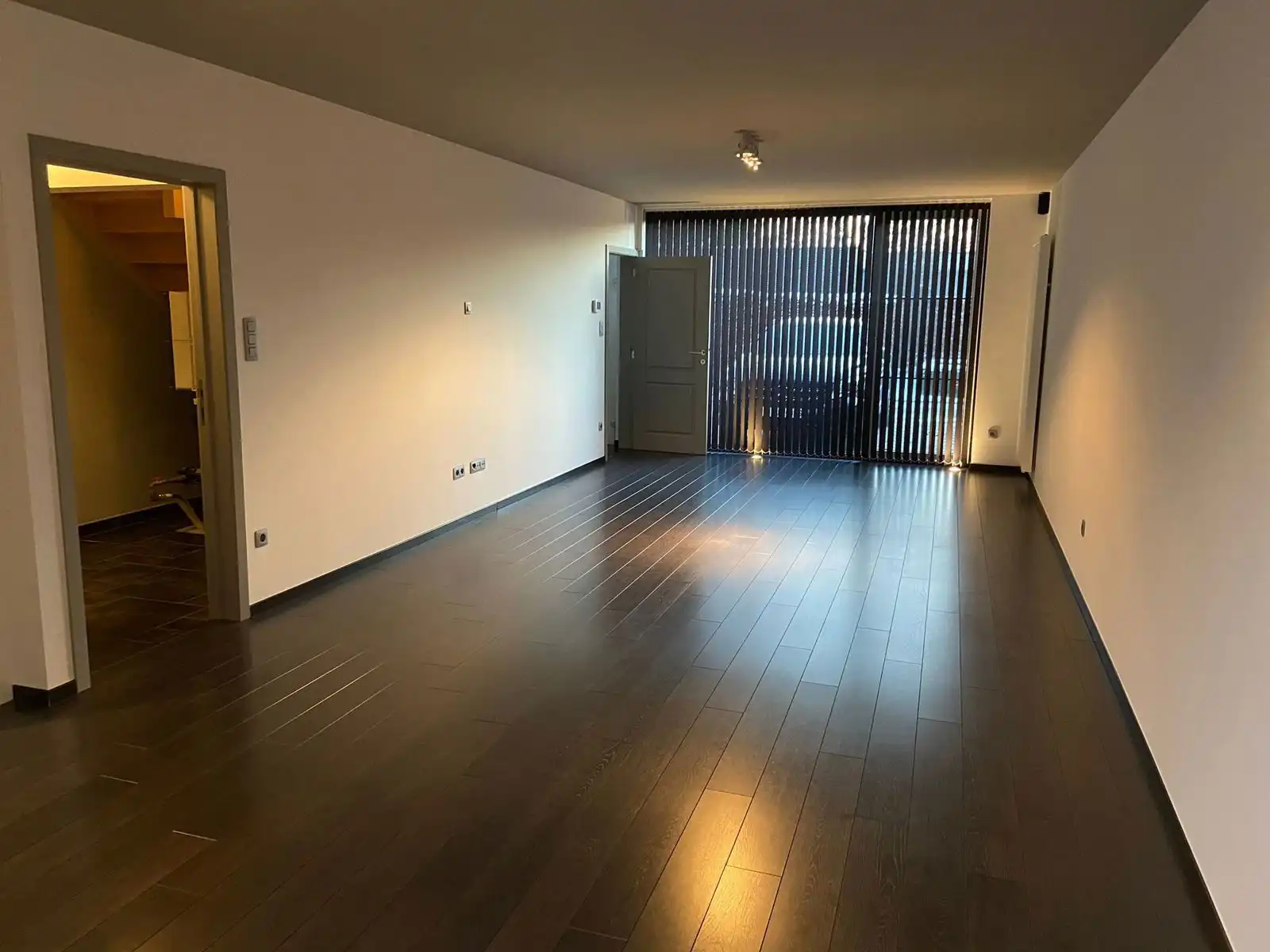 Mooie recente woning in doodlopende straat foto 2