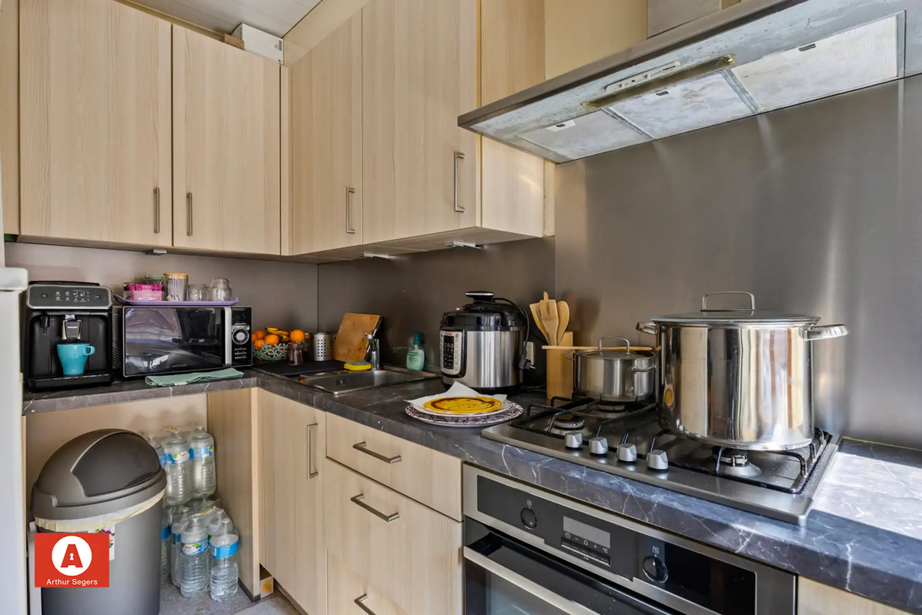 Woonhuis opgesplitst in 2 appartementen/woon-entiteiten foto 18