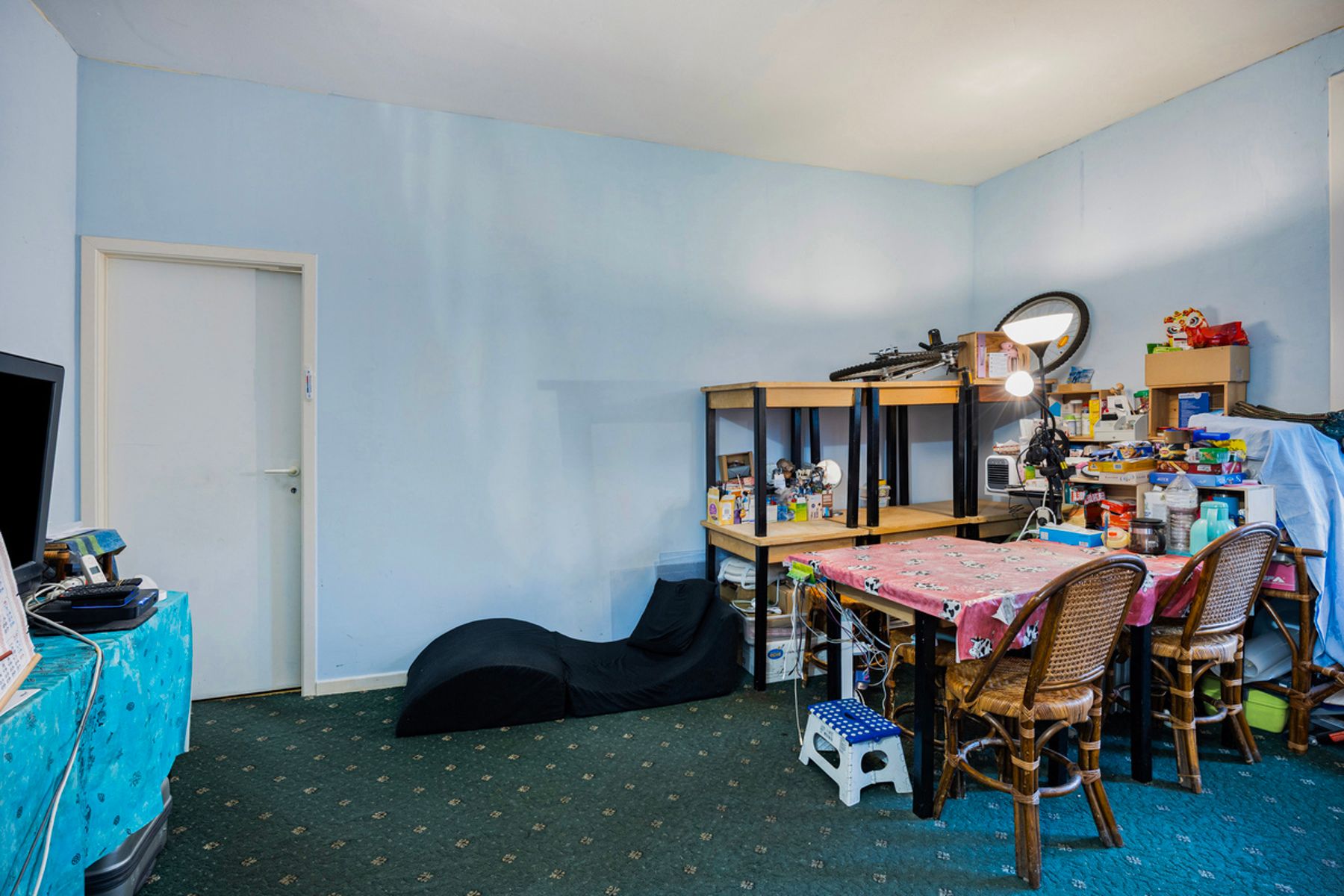 Uniek gelegen handelspand met woning foto 10