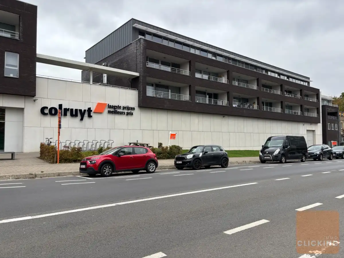 Residentie 'ROMAIN' DUPLEX met 2 slpks, terras en autostaanplaats (+ 25.000 euro) foto {{pictureIndex}}