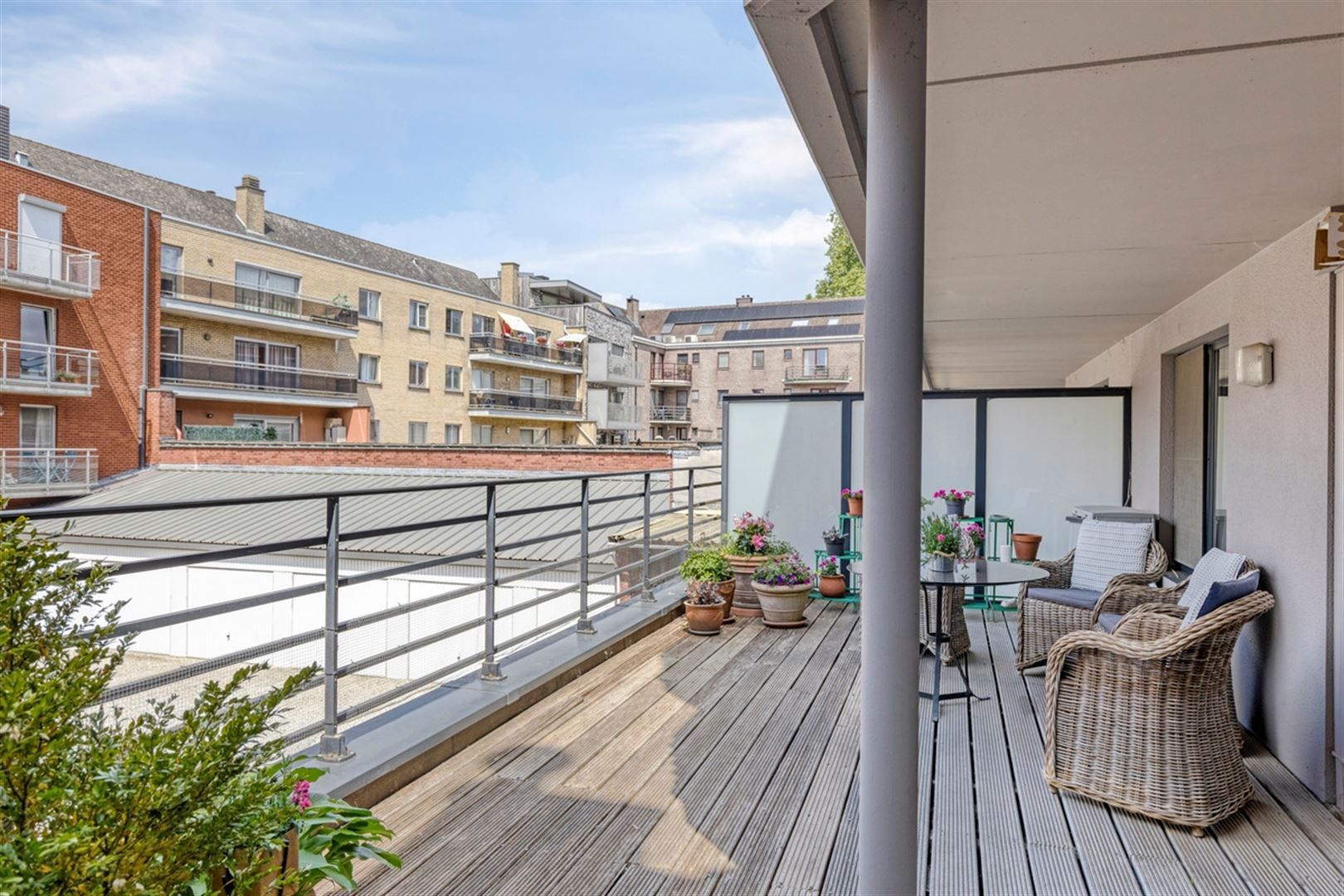 Gunstig gelegen appartement van ong 100 m2 met garage foto 19