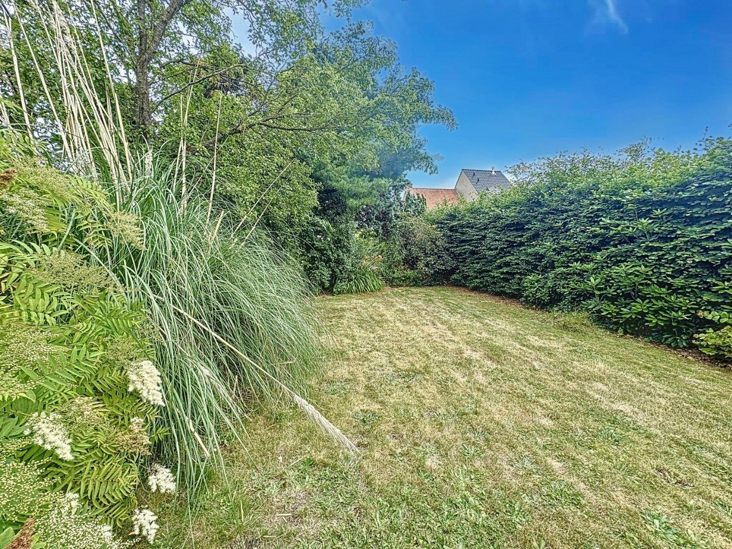 Te renoveren woning op afgesloten perceel van 936m² foto 18