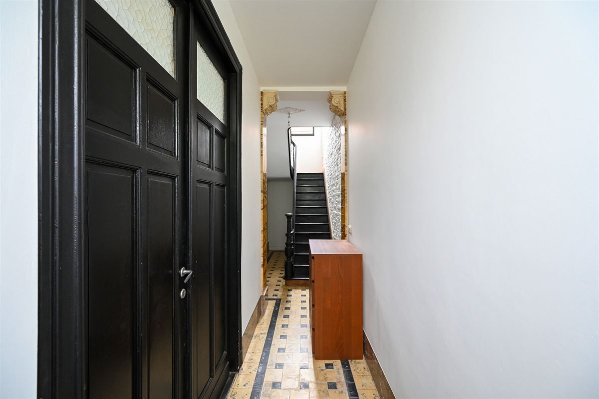 Gerenoveerde woning met leuke authentieke elementen foto 23