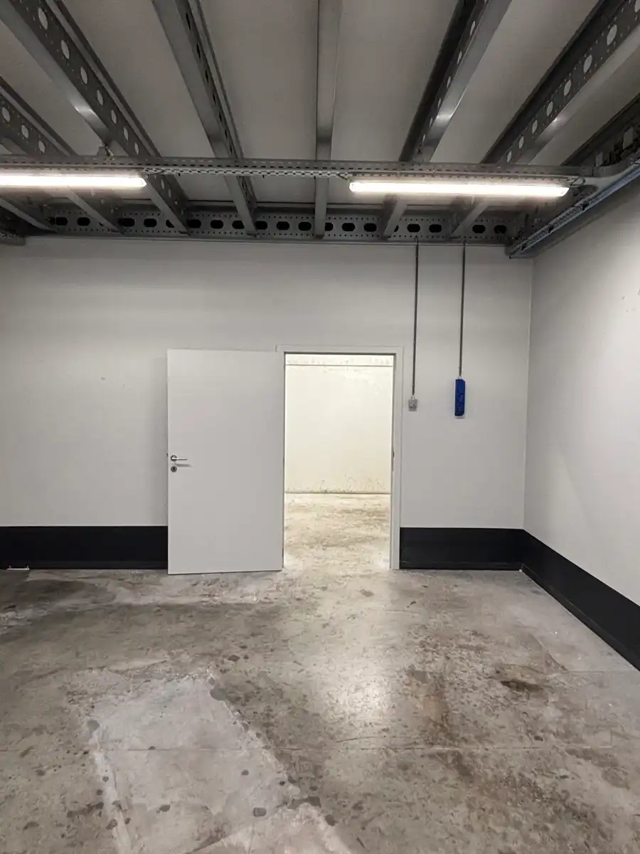 Bedrijfspand van ca 300m² foto 10