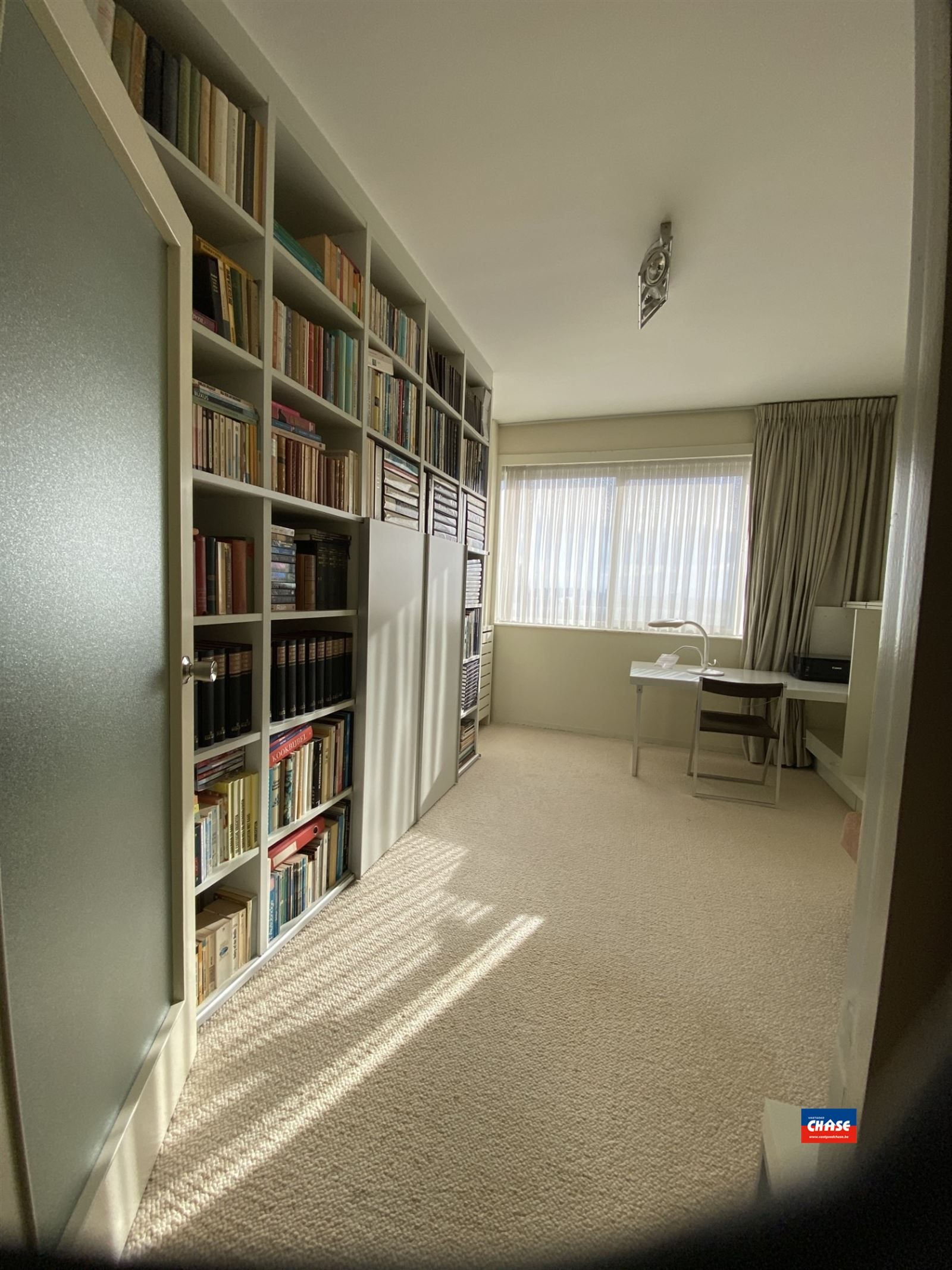 Ruim appartement met 2 slaapkamers & groot terras foto 17