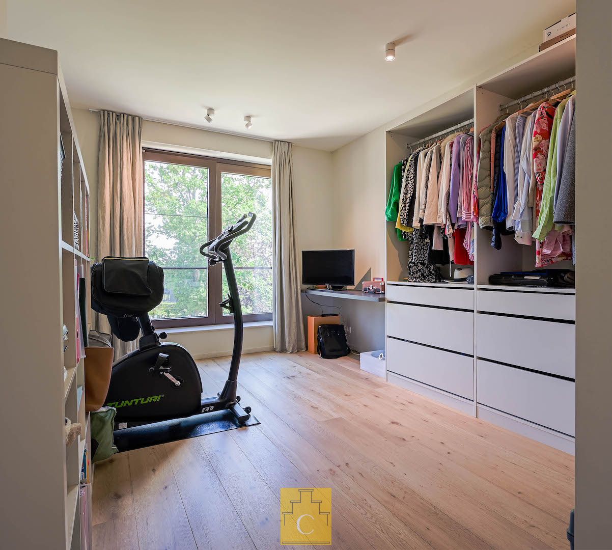 Recent 2 slaapkamerappartement met mooie zichten en ruim terras foto 12