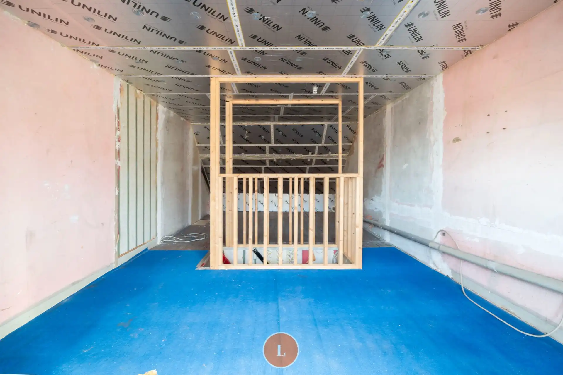 Op te frissen stadswoning met 2 slaapkamers, ruime zolder en gezellige stadstuin. foto 9