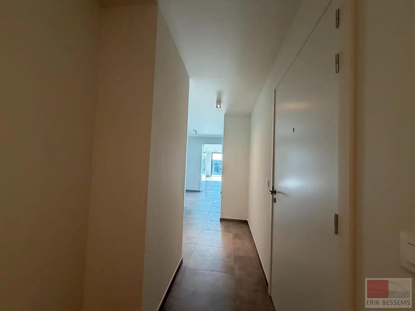 Modern nieuwbouwpenthouse van 140 m² met 2 slaapkamers, badkamer foto 3