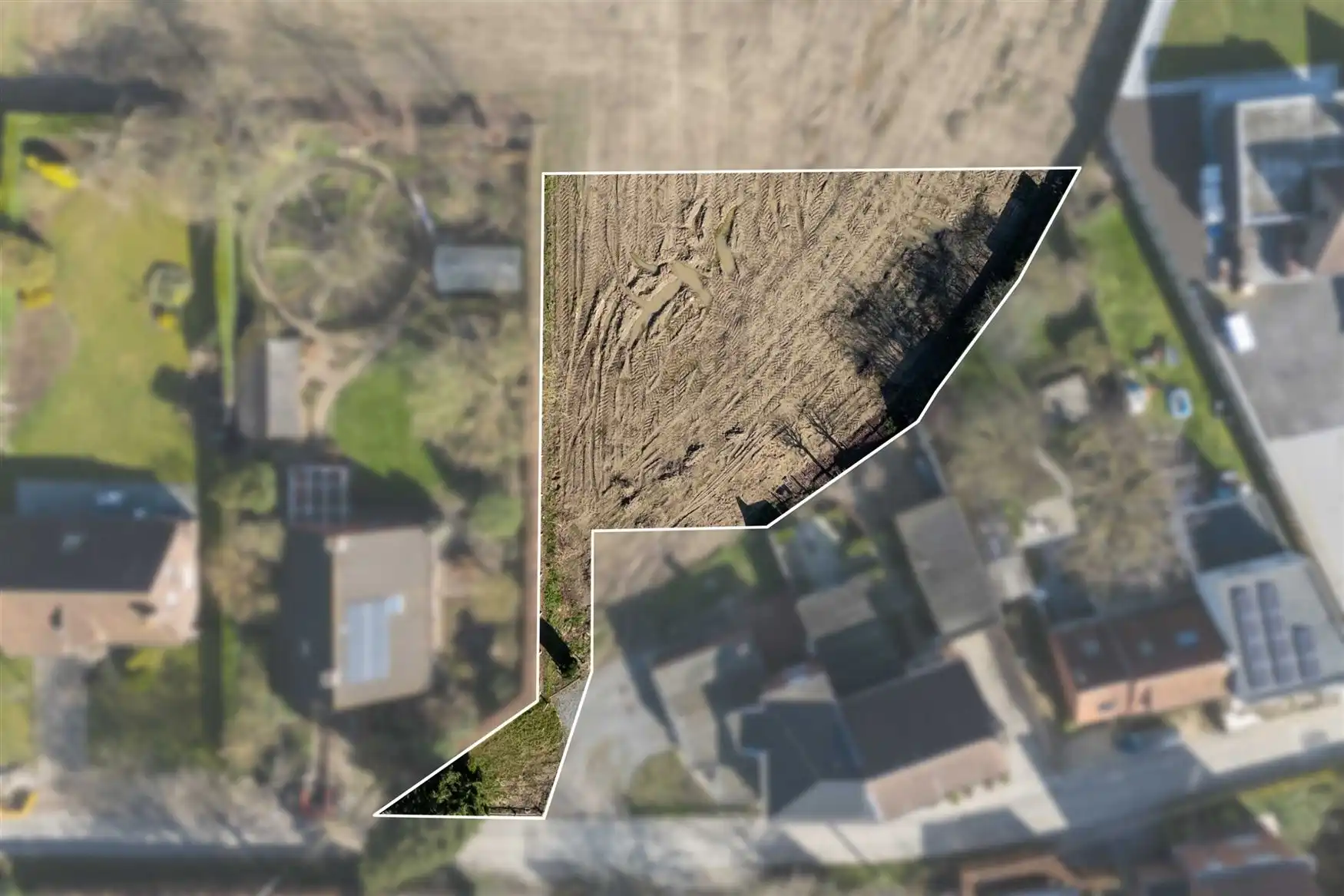 Rustig gelegen bouwgrond van 954 m² met landelijk uitzicht foto 2