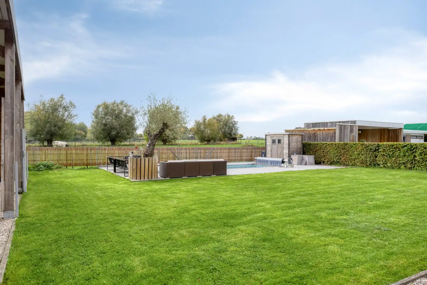 Op zoek naar een exclusieve tweewoonst in landelijk Merchtem? Welkom Home! foto 18