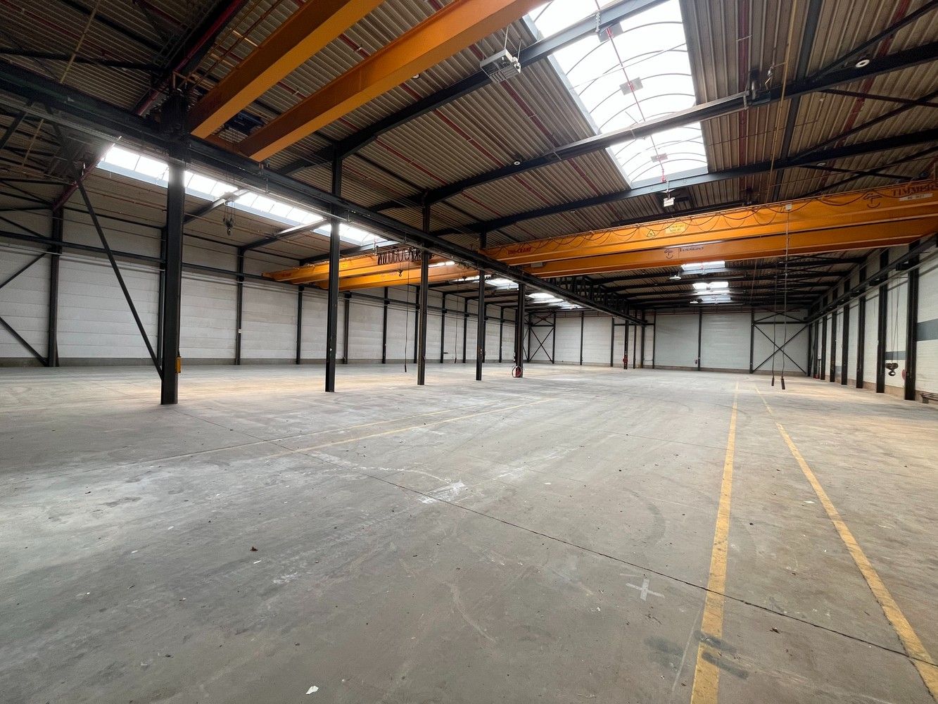 7012m² magazijn met luifel foto 13