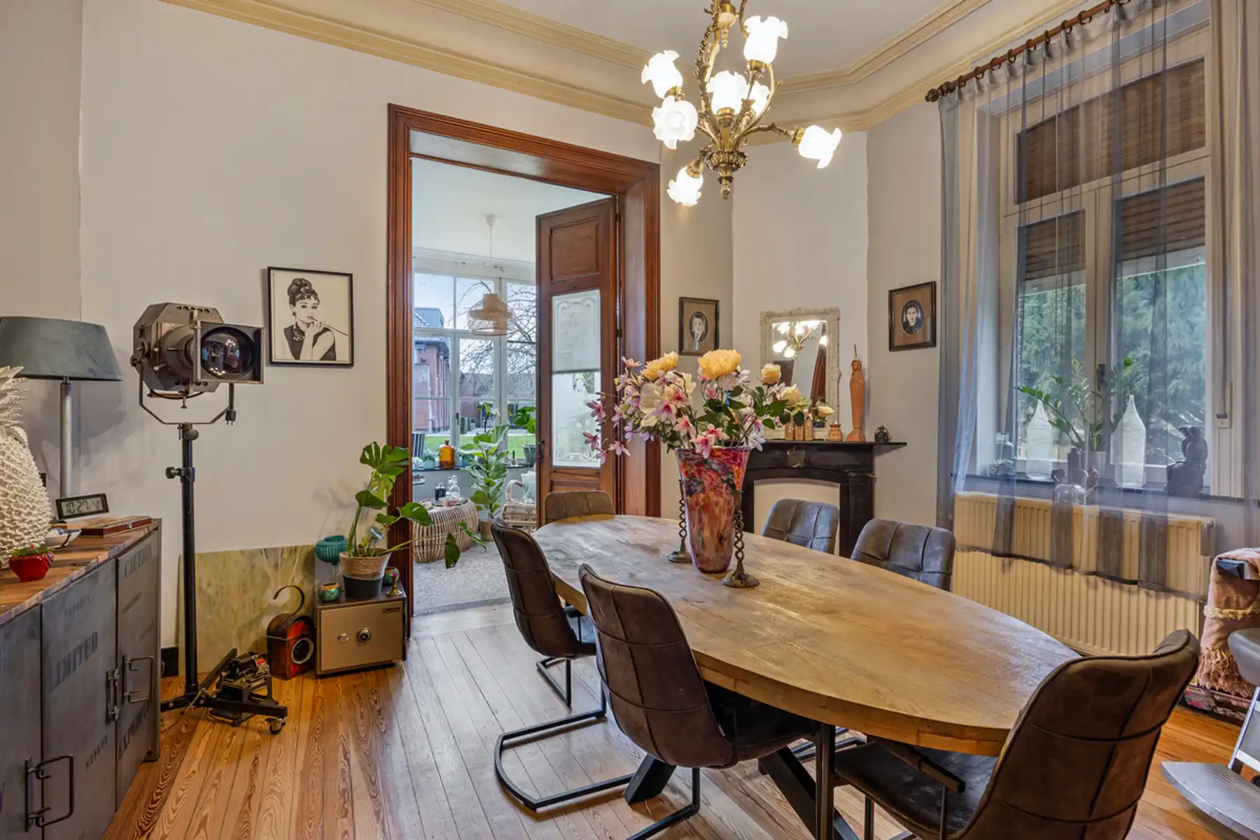 Authentieke pastorie, stijlvol gerenoveerd met comfort foto 8