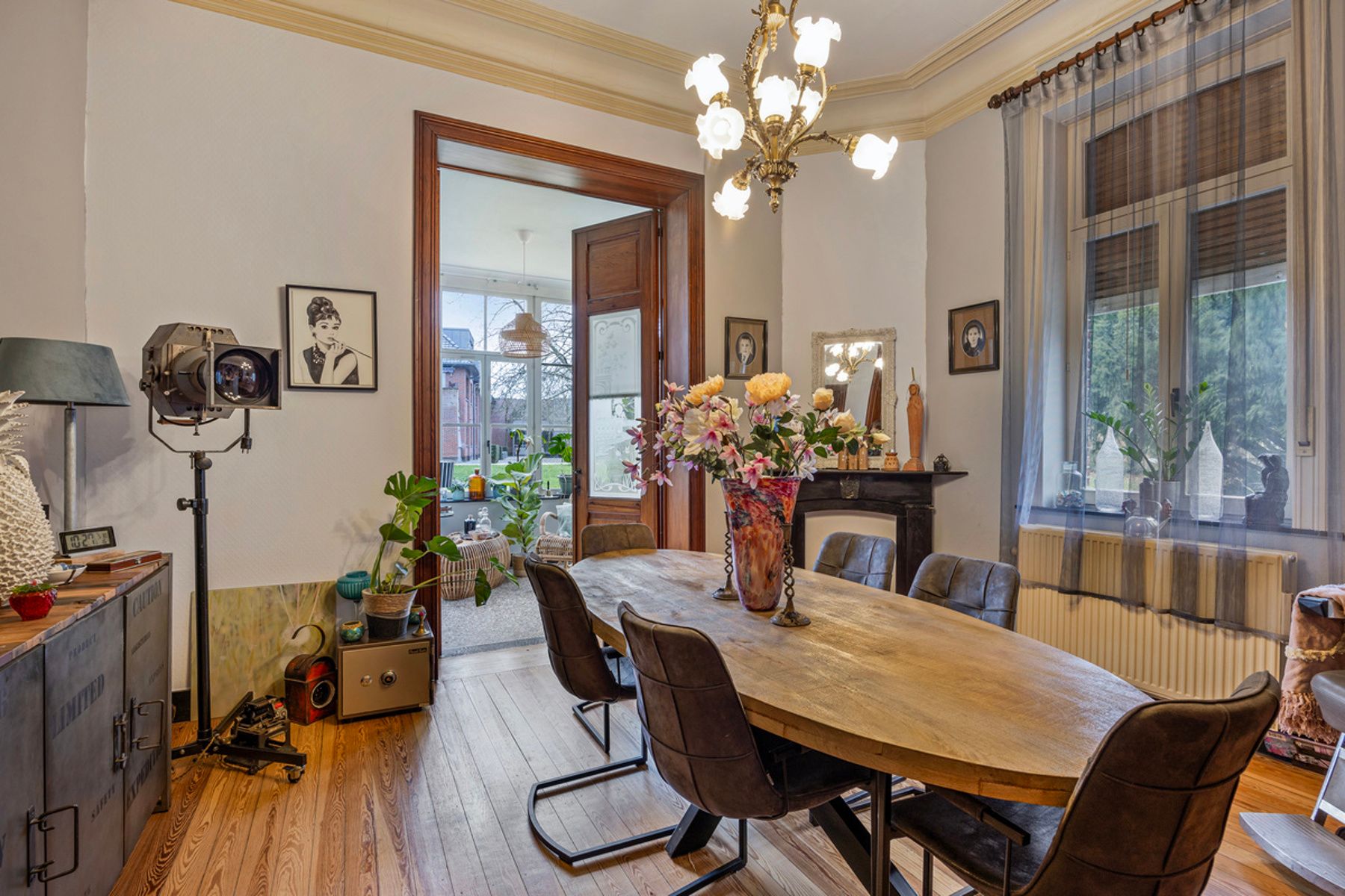 Authentieke pastorie, stijlvol gerenoveerd met comfort foto 8