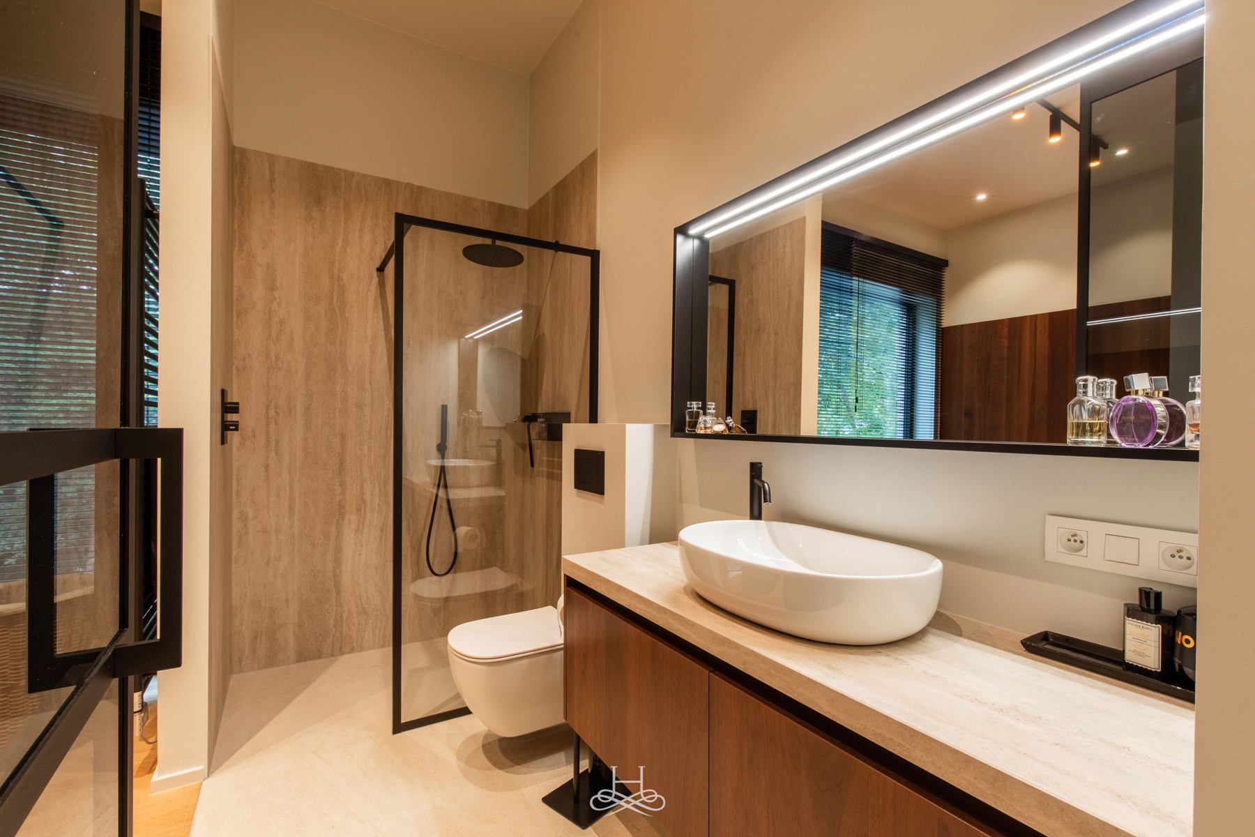 Luxueus villa appartement met riant dakterras en tuin foto 22
