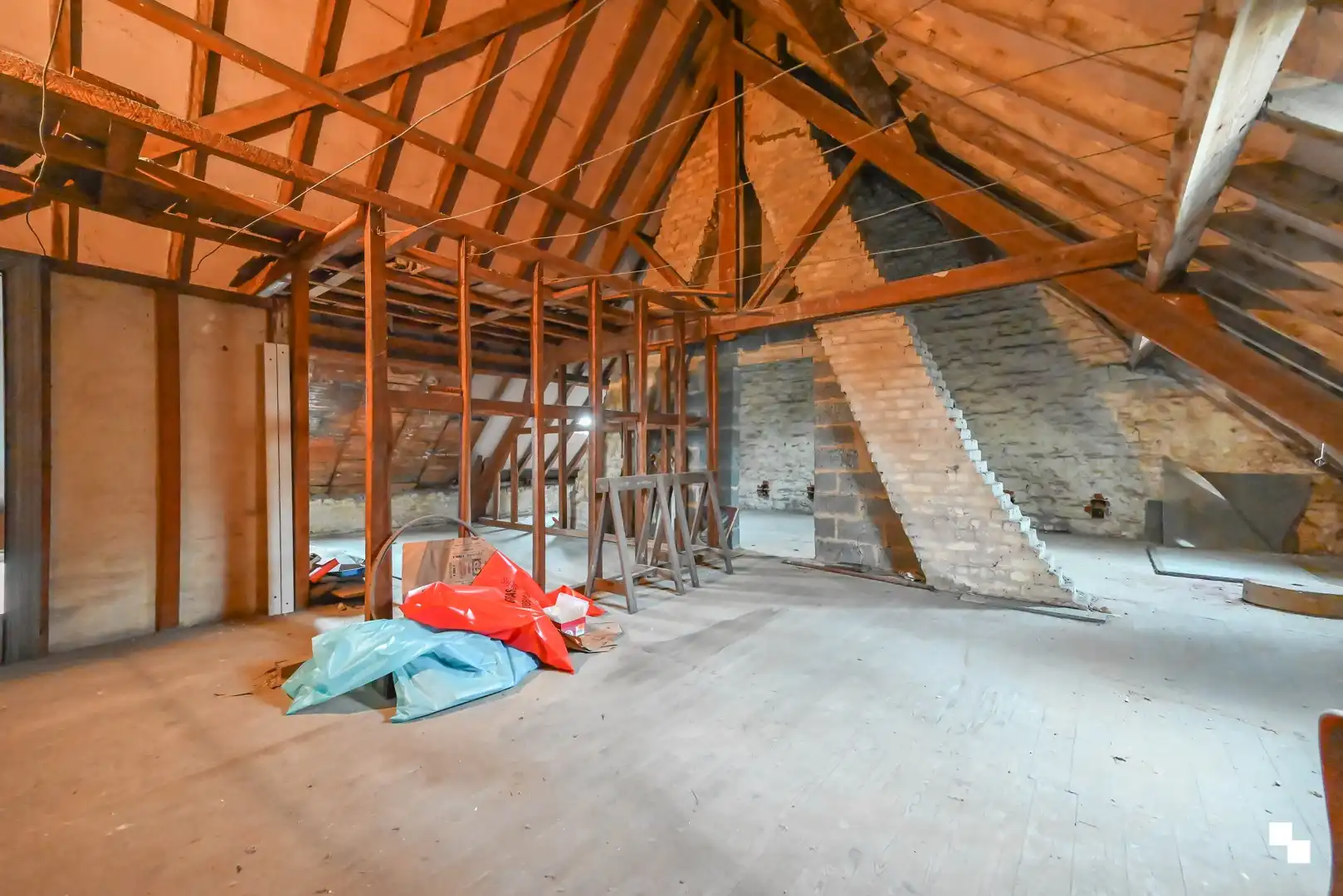 Zéér ruime ééngezinswoning met drie slaapkamers en bijgebouwen te Izegem foto 19