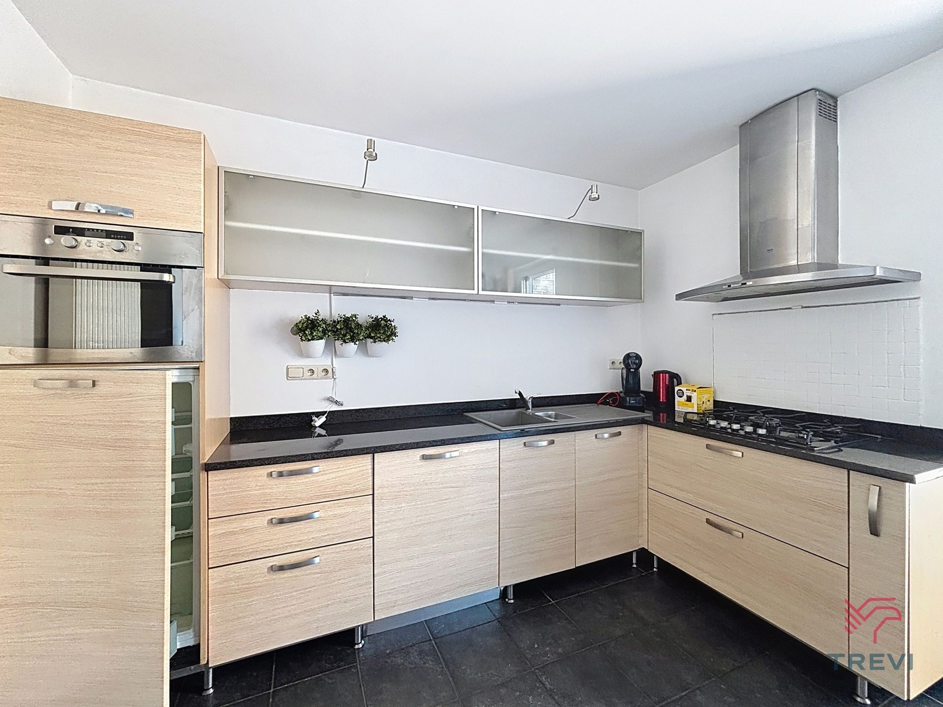 Mooi appartement 1 slaapkamer + tuin + parkeerplaats inbegrepen foto 4